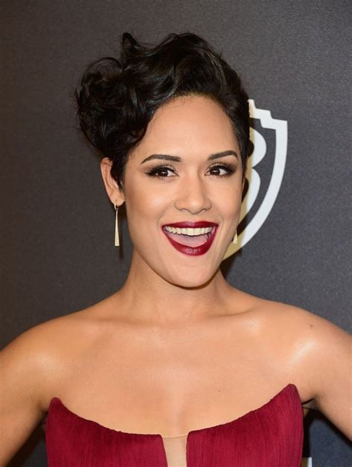 Grace Gealey Height, Weight, Net Worth, Age, Birthday, Wikipedia, Who, Nationality, Biography