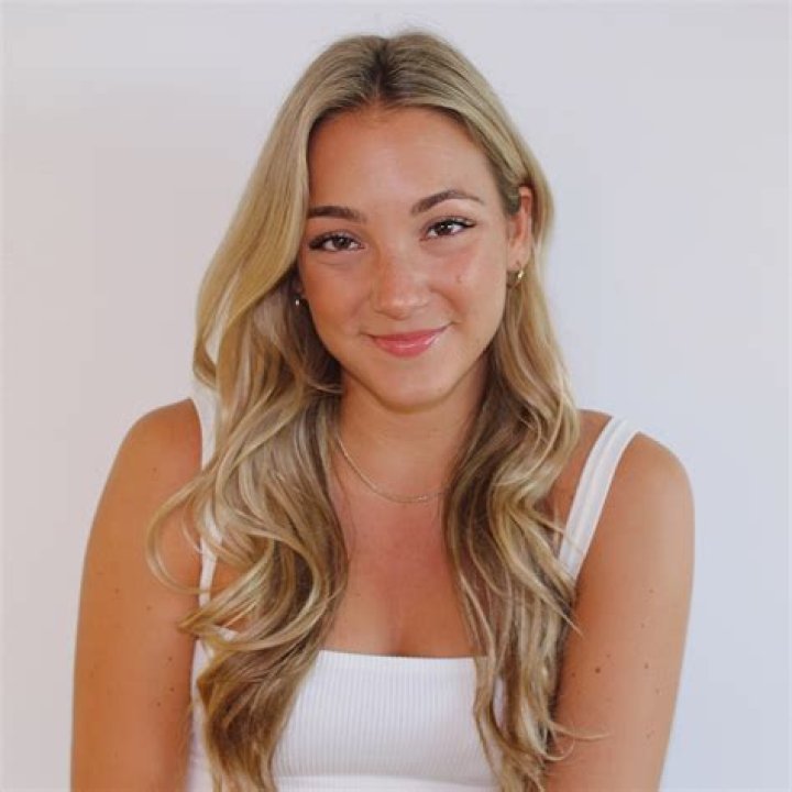 Gretchen Geraghty (YouTube Star) - Age, Birthday, Bio, Facts, Family, Net Worth, Height & More