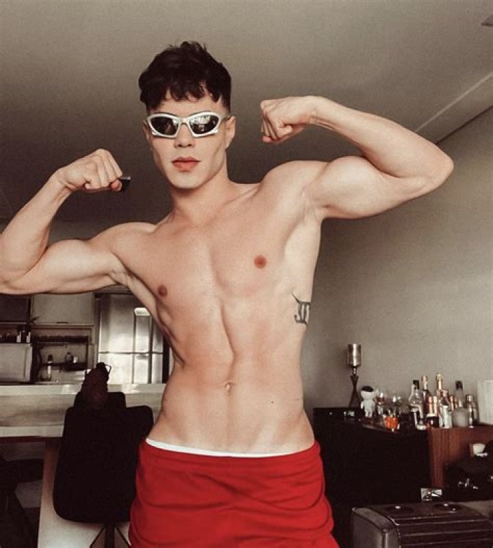 Gustavo Rocha (YouTube Star) - Age, Birthday, Bio, Facts, Family, Net Worth, Height & More