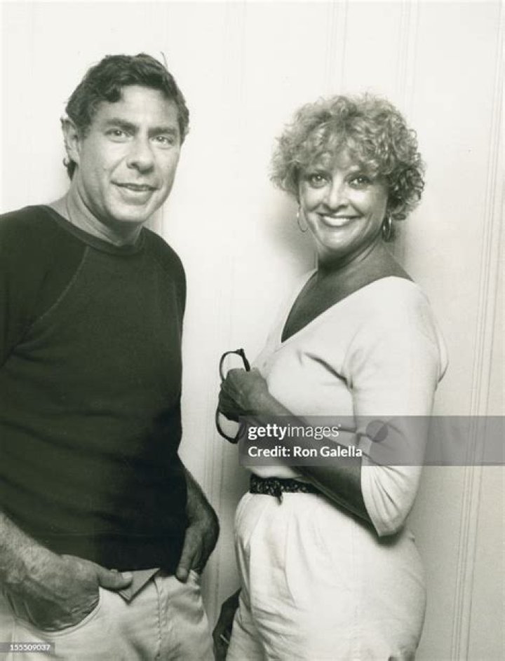 Gwyda Donhowe Biography, Age, Height, Husband, Net Worth, Family