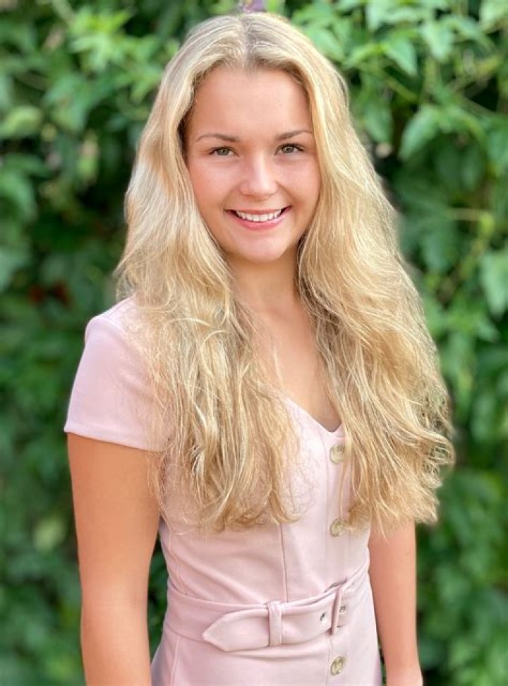 Hannah Contrucci Biography, Age, Height, Husband, Net Worth, Family