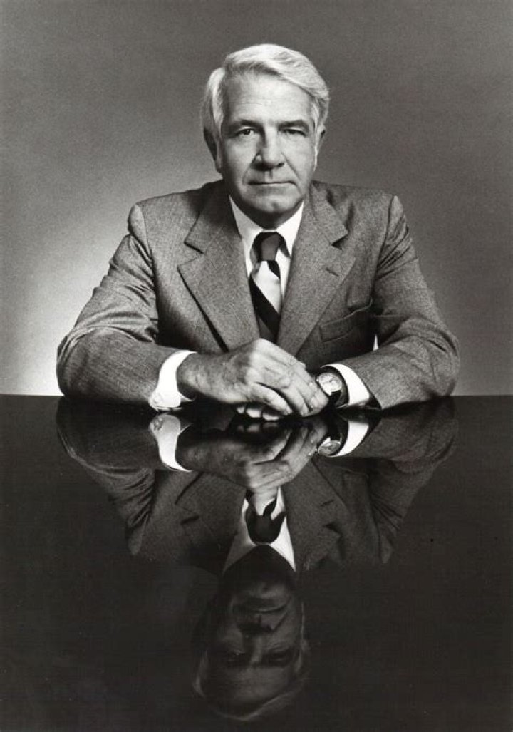Harry Reasoner biografía, edad, altura, esposo, net worth, familia
