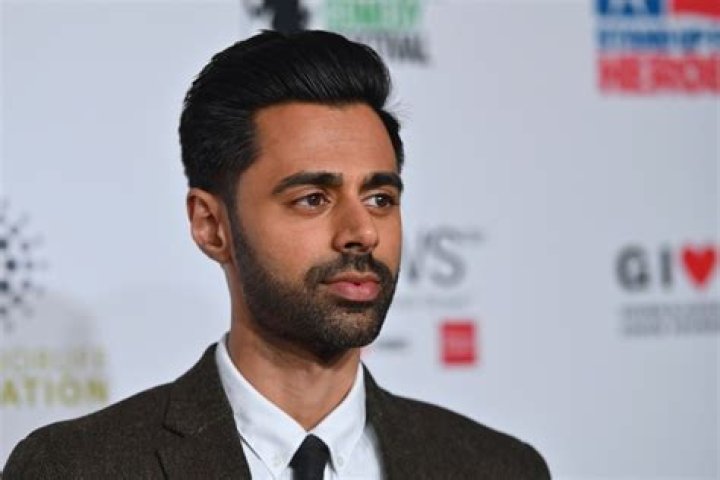 How tall is Hasan Minhaj