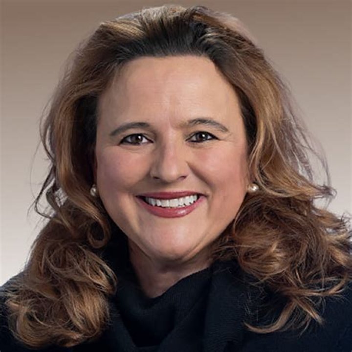 Heidi Campbell Biography, Age, Height, Husband, Net Worth, Family