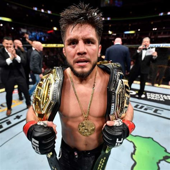 Henry Cejudo biografía, edad, altura, esposo, net worth, familia