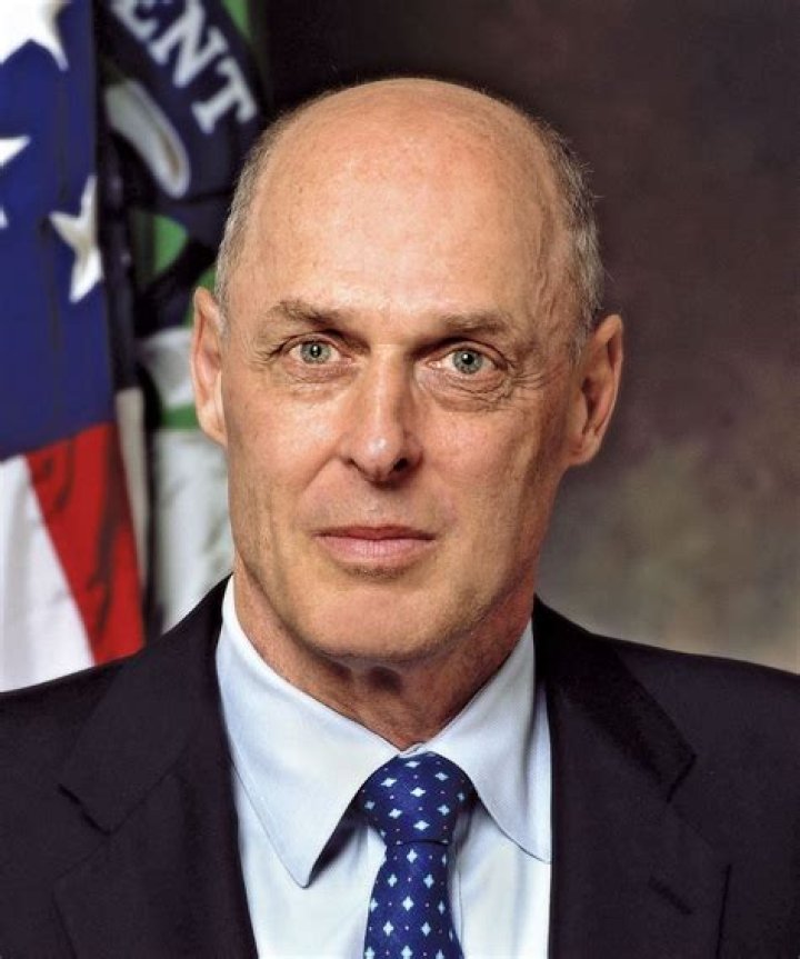 Henry Paulson (Politician) - Age, Birthday, Bio, Facts, Family, Net Worth, Height & More