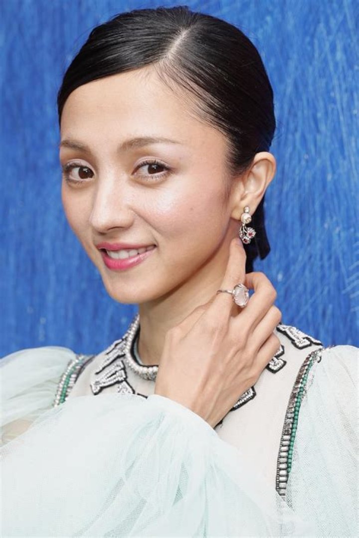 Hikari Mitsushima Biography, Age, Height, Husband, Net Worth, Family