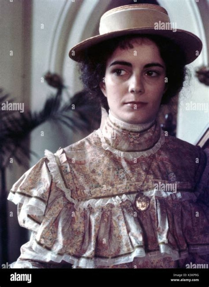 Hilary Ryan Biography, Age, Height, Husband, Net Worth, Family