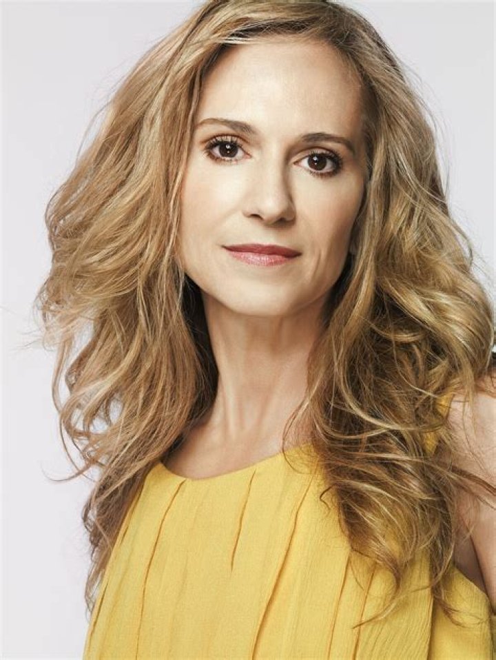 Holly Hunter Biography, Age, Height, Husband, Net Worth, Family