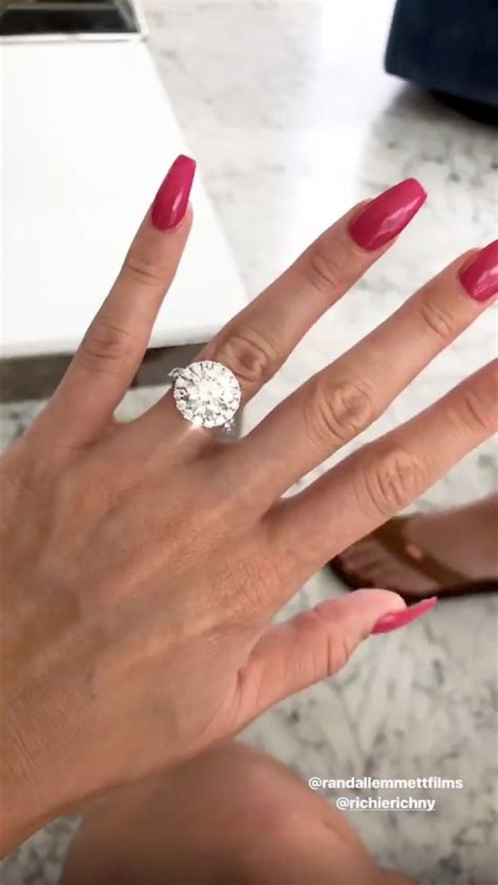 How big is Lala Kent’s engagement ring?