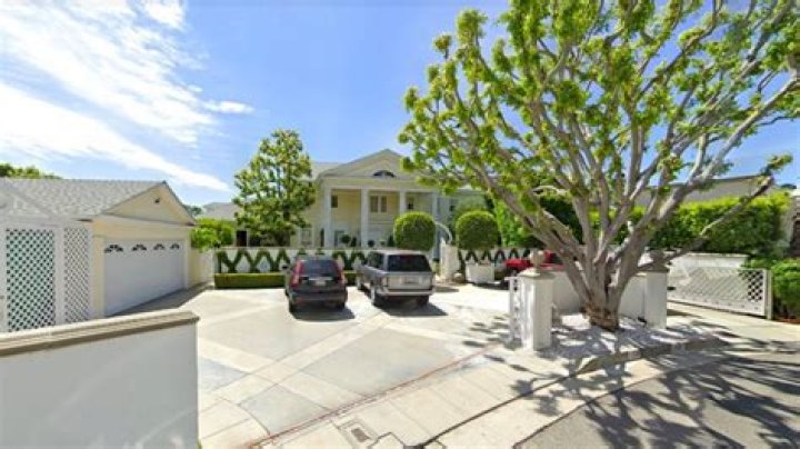 How does Richard Simmons live now? – Celebrity.fm – #1 Official Stars, Business & People Network, Wiki, Success story, Biography & Quotes