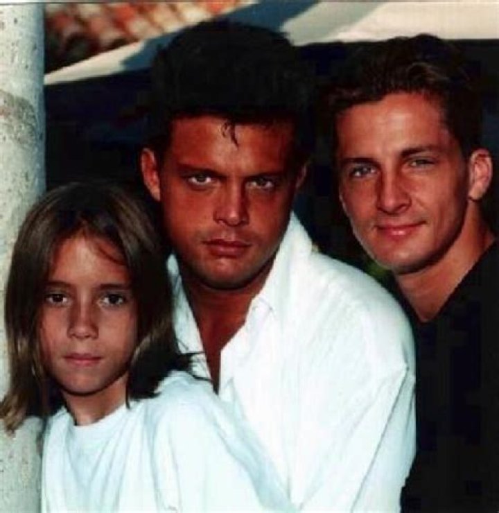 ¿Cuántos hermanos tiene Luis Miguel? – Celebrity.fm