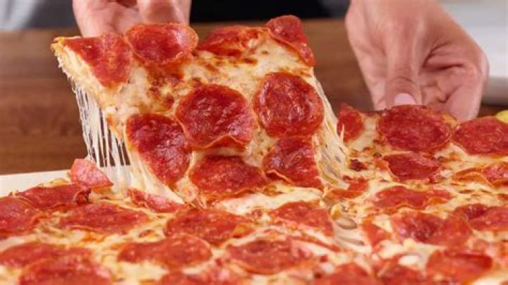 Kemm hi slices il-pizza Shaq-a-Roni?