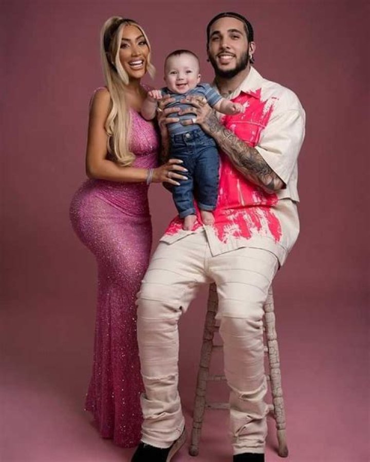 How much is Nikki Baby family worth?