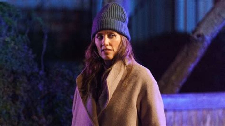 How old is Jennifer Esposito?