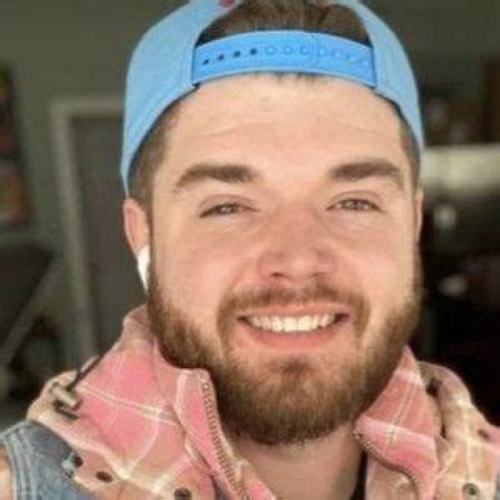 Hvað er jiggly panda gömul?