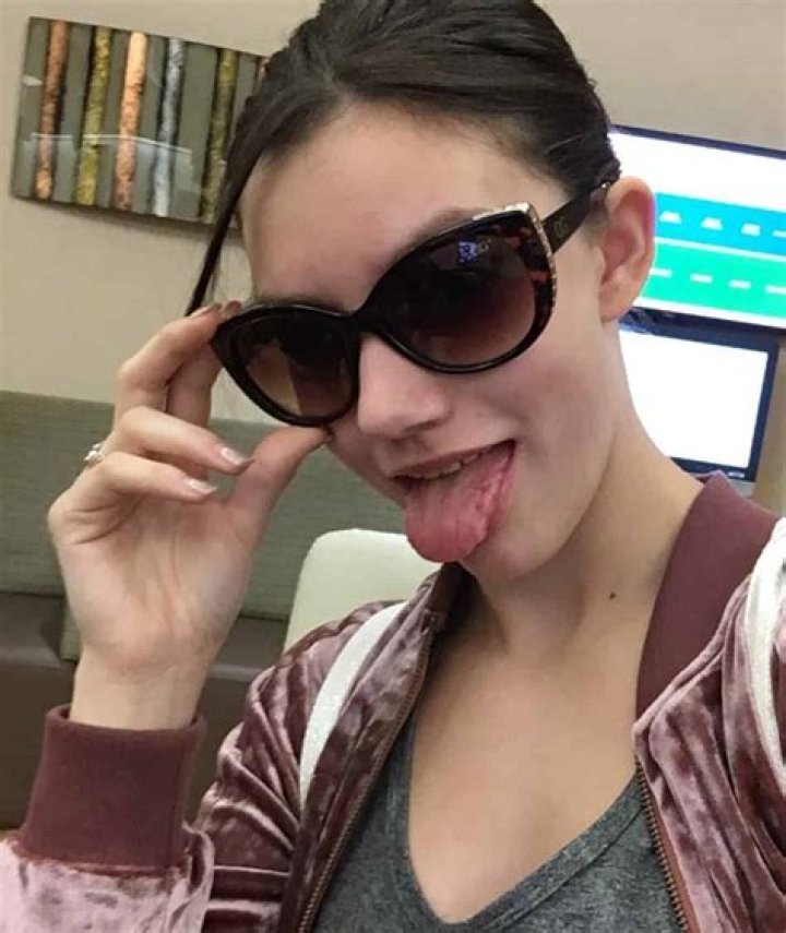 
How old is Rain Brown today? Net Worth, Age, Dating, Wiki 