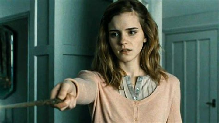 How old was Emma Watson in the 7th Harry Potter?