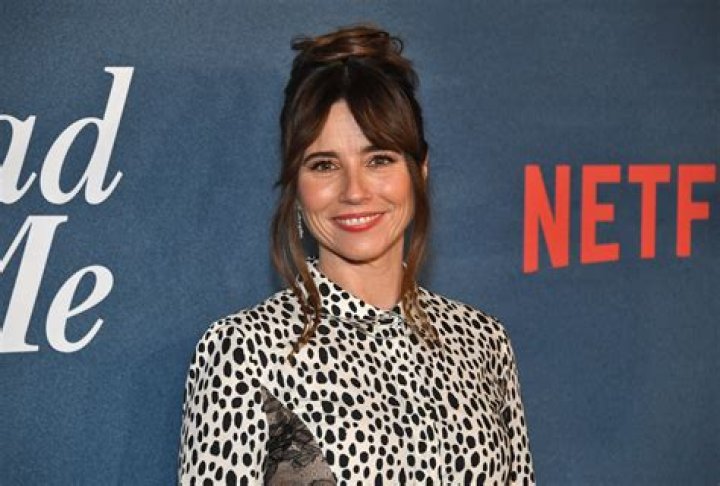 How rich is Linda Cardellini? – Celebrity.fm – #1 Official Stars, Business & People Network, Wiki, Success story, Biography & Quotes