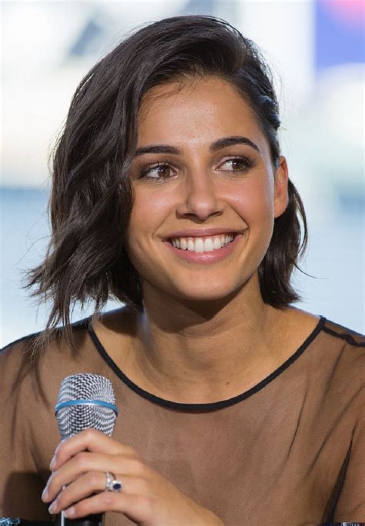 How rich is Naomi Scott? – Celebrity.fm – #1 Official Stars, Business & People Network, Wiki, Success story, Biography & Quotes