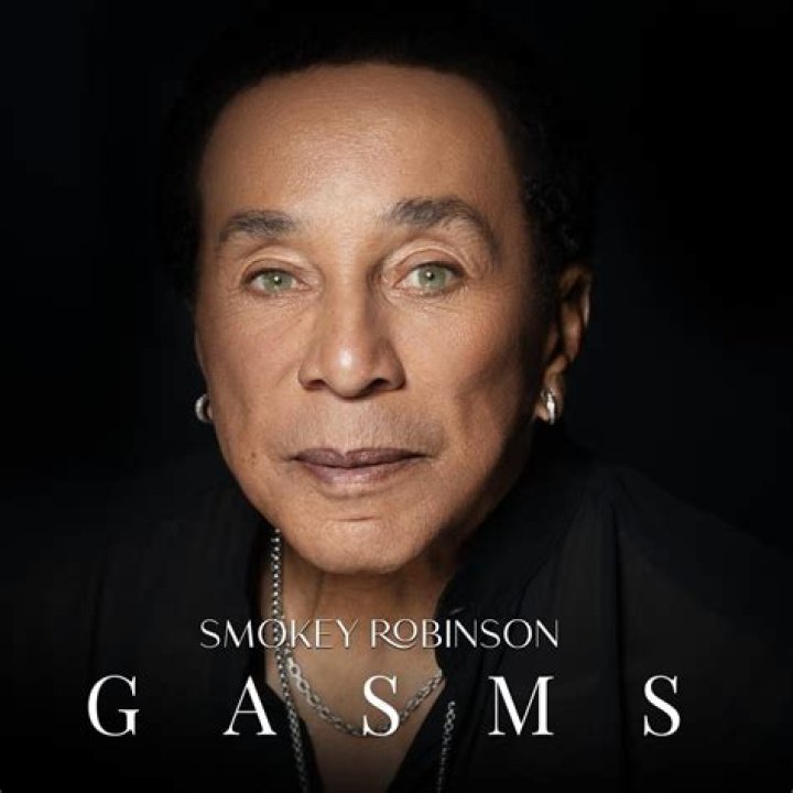 How rich is Smokey Robinson?