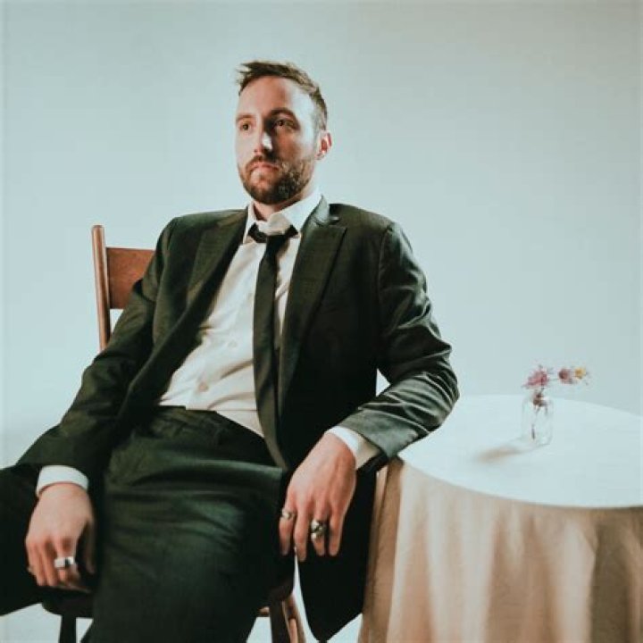 How tall is Ruston Kelly? – Celebrity.fm – #1 Official Stars, Business & People Network, Wiki, Success story, Biography & Quotes