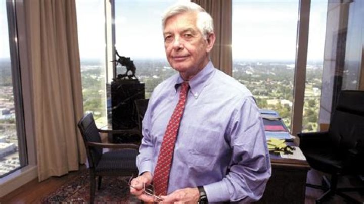 Hugh McColl biografía, edad, altura, esposo, net worth, familia