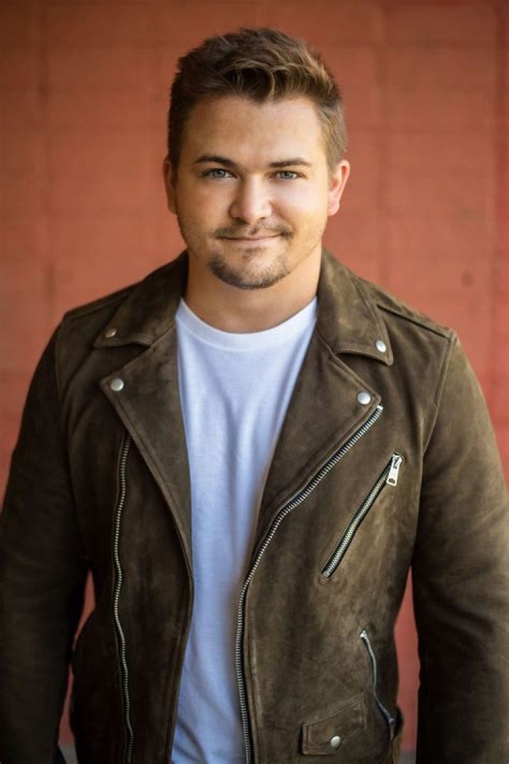 Hunter Hayes (Country Singer) - Age, Birthday, Bio, Facts, Family, Net Worth, Height & More