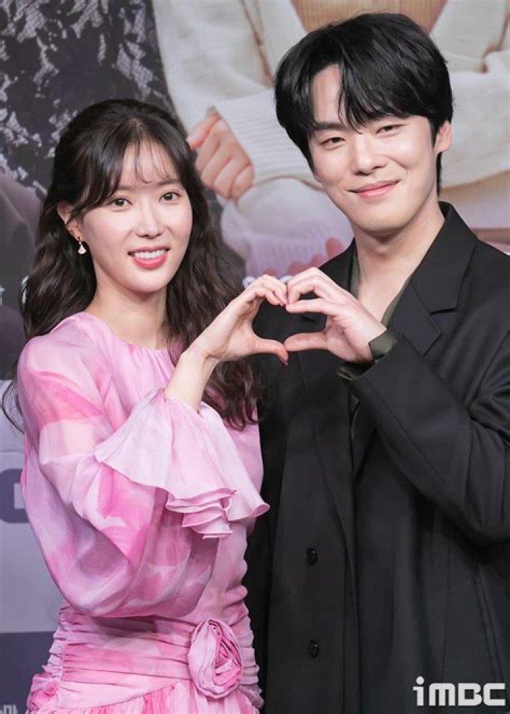 
“I don’t really have memories from five years ago” – Kim Jung-hyun speaks about past press conference controversy with Girls’ Generation Seohyun 