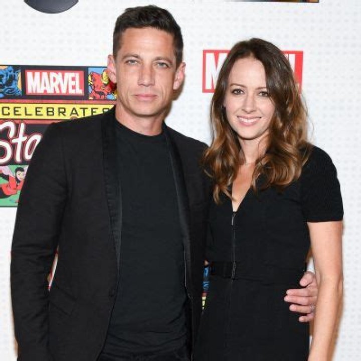 
Inside Amy Acker And James Carpinello Married Life 