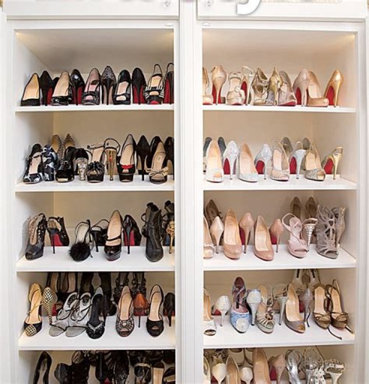 EXCLUSIVE INTERVIEW & PHOTO SHOOTInside Holly Madison’s 500-Square-Foot Cinderella-Inspired Closet