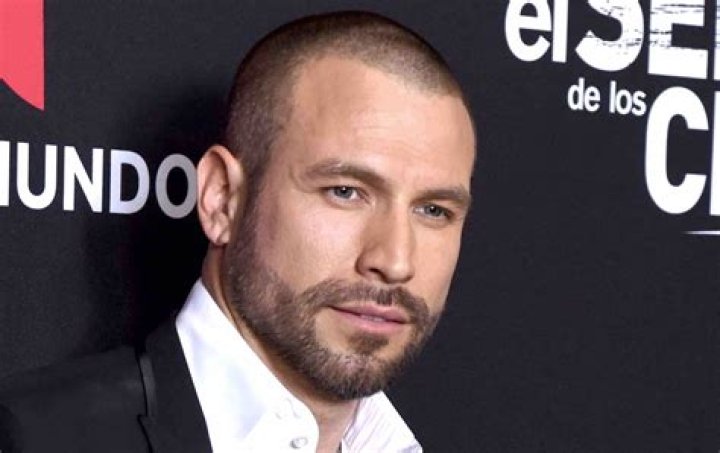 Aurelio Casillas é casado?