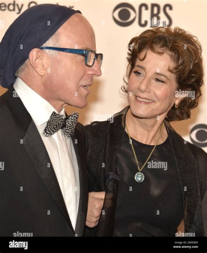 Is Debra Winger still married to Arliss Howard?