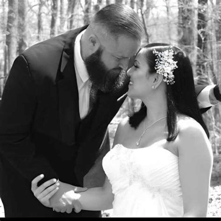 Is James Murray still married to Jenna Vulcano?