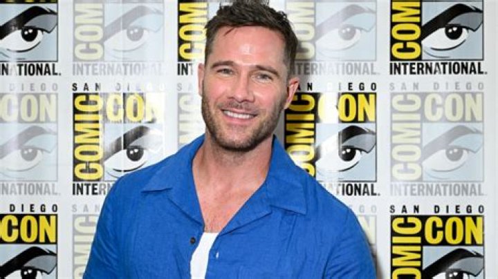 
Is Luke MacFarlane Gay? Canadian-American Actor Opens Up About His Sexuality 
