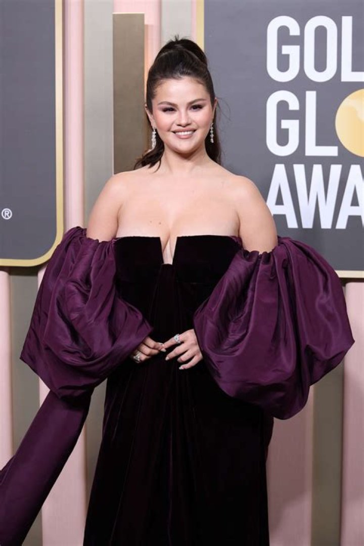 Estne Selena Gomez ad Met Galam 2022 invitatus? - Celebrity.fm