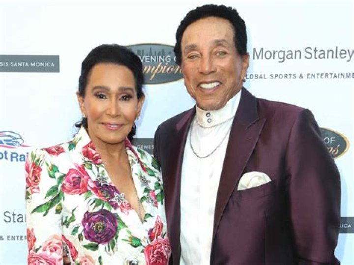 
Is Smokey Robinson Still Alive 2022? Know Smokey Robinson Wife, Age And Net Worth 