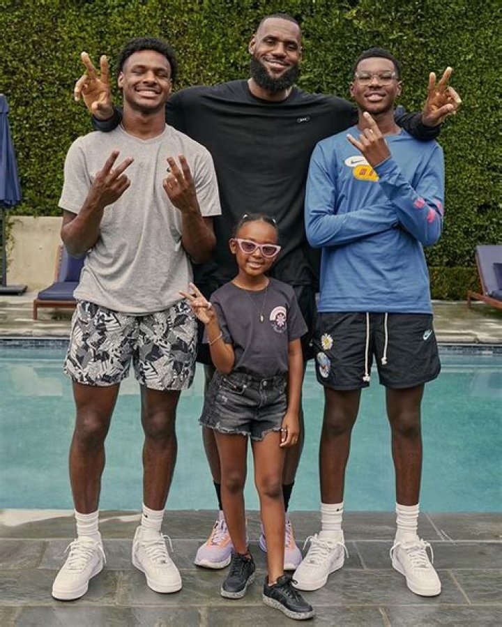 ¿Es la familia de LeBron en Space Jam? – Celebrity.fm
