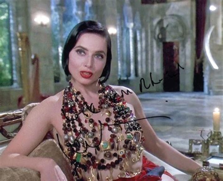 Isabella Rossellini (Movie Actress) - Age, Birthday, Bio, Facts, Family, Net Worth, Height & More