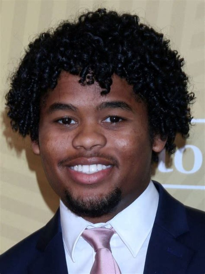 Isaiah John (TV Actor) - Age, Birthday, Bio, Facts, Family, Net Worth, Height & More