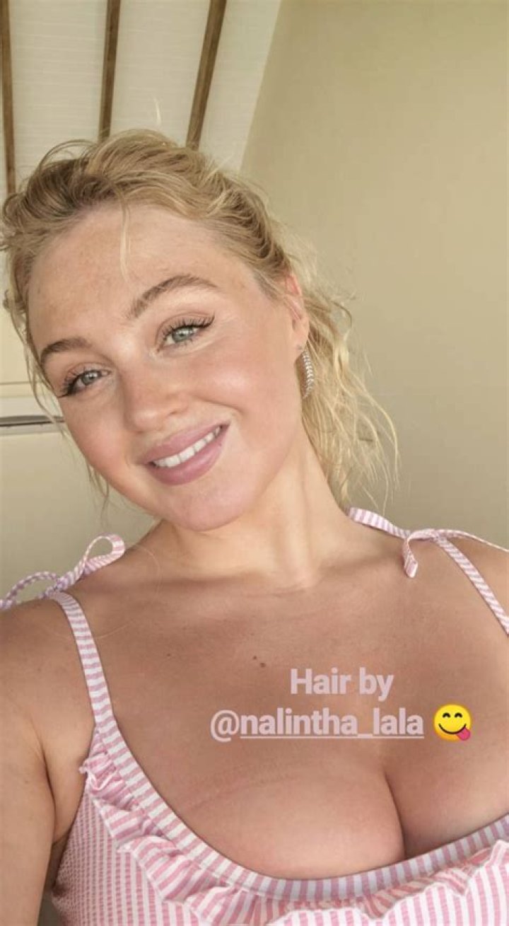 No Makeup, No Problem! Iskra Lawrence Looks Beautiful in New Barefaced Selfie
