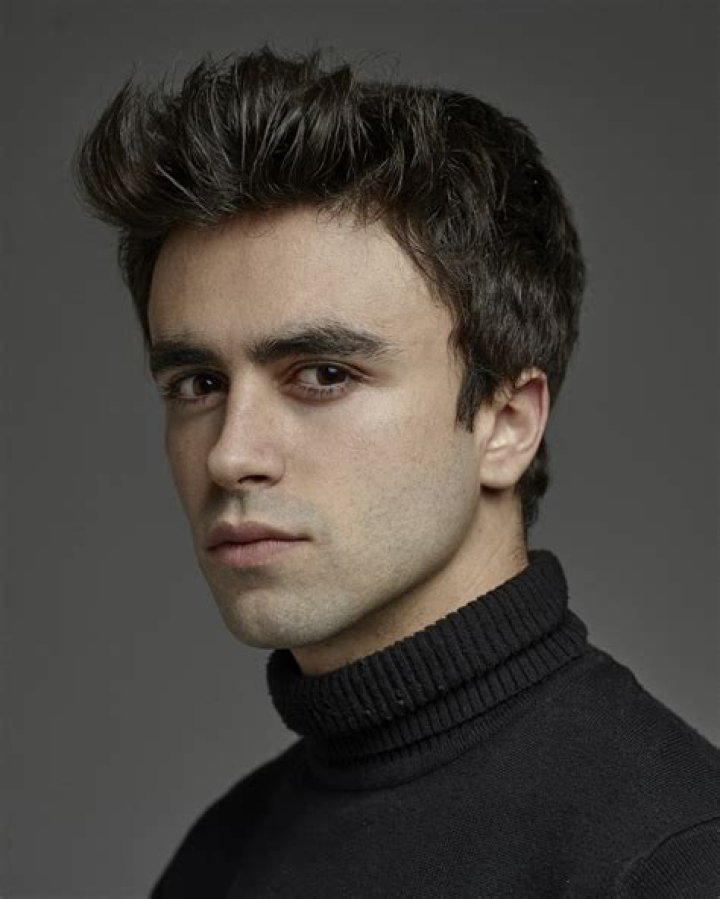 Itzan Escamilla (TV Actor) - Age, Birthday, Bio, Facts, Family, Net Worth, Height & More