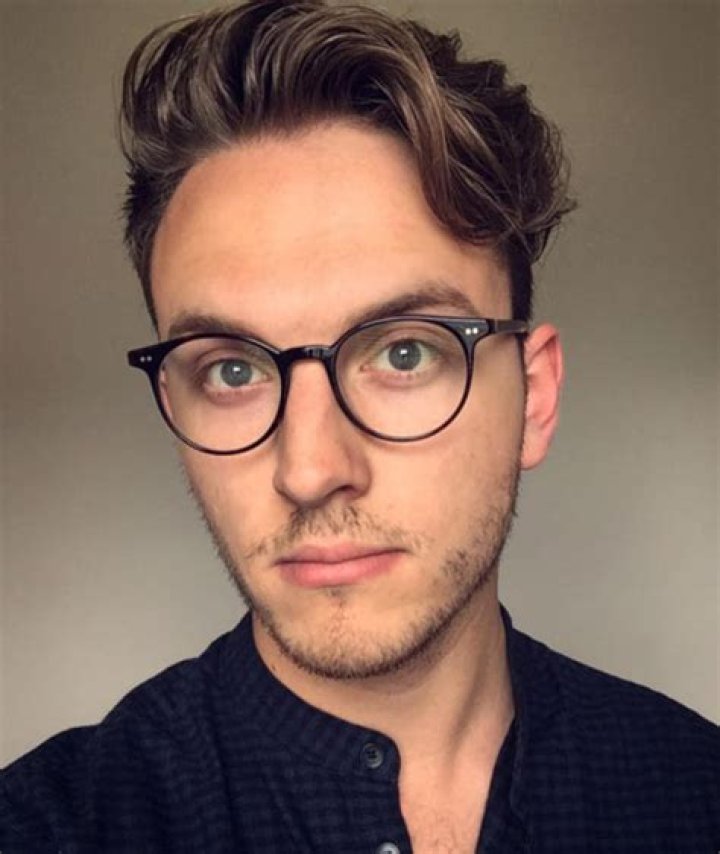 Jack Howard (YouTube Star) - Age, Birthday, Bio, Facts, Family, Net Worth, Height & More
