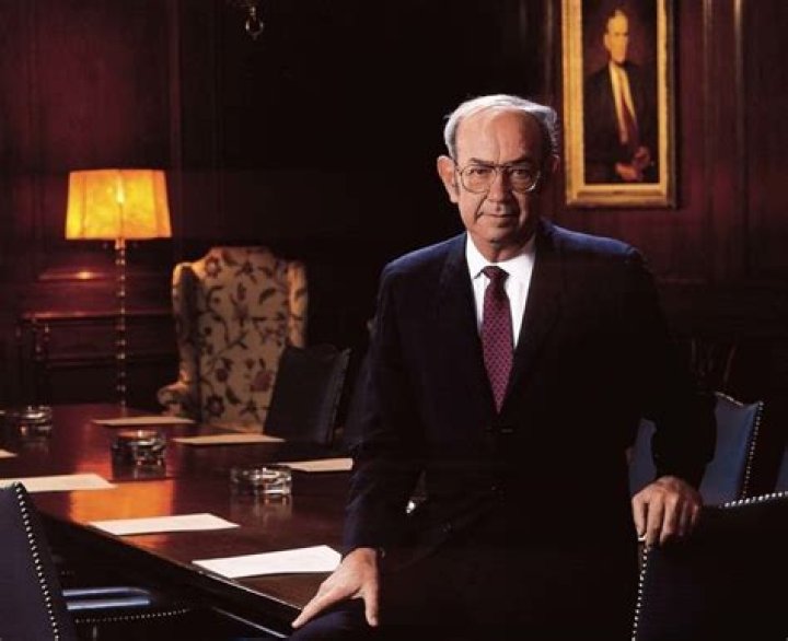 Jackson T. Stephens Biography, Age, Height, Wife, Net Worth and Family