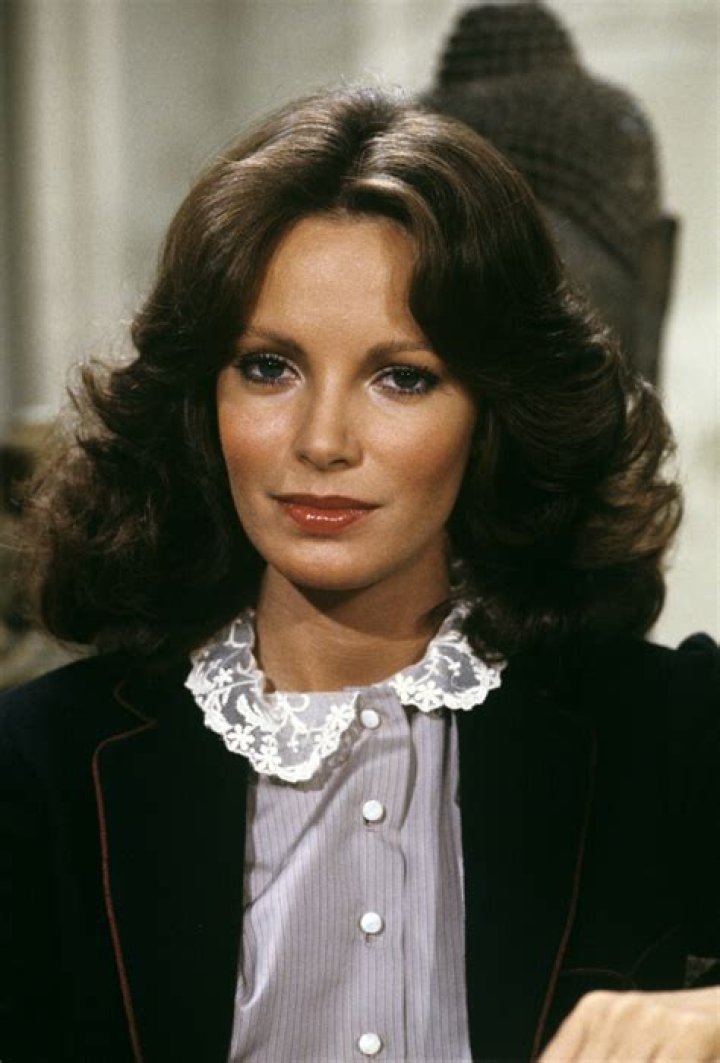 How tall is Jaclyn Smith