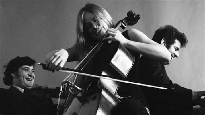 Jacqueline Du Pre (Cellist) - Age, Birthday, Bio, Facts, Family, Net Worth, Height & More