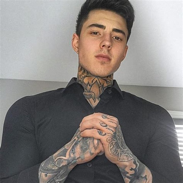 Jake Andrich (TikTok Star) - Age, Birthday, Bio, Facts, Family, Net Worth, Height & More