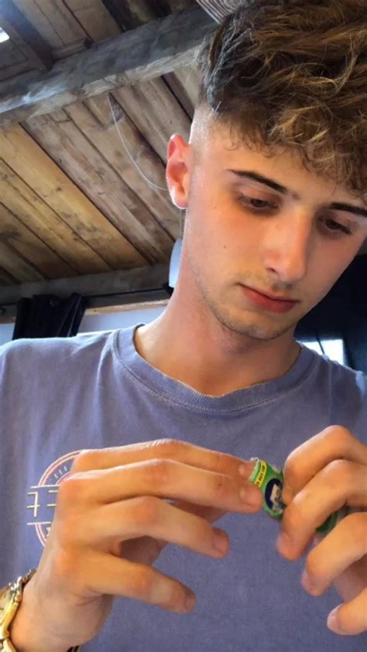 
Jake Sweet – SurfaceLdn (TikTok Star) Biography, Age, Girlfriend, Height, Net Worth 