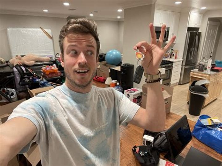 JakenBakeLIVE (Twitch Star) - Age, Birthday, Bio, Facts, Family, Net Worth, Height & More