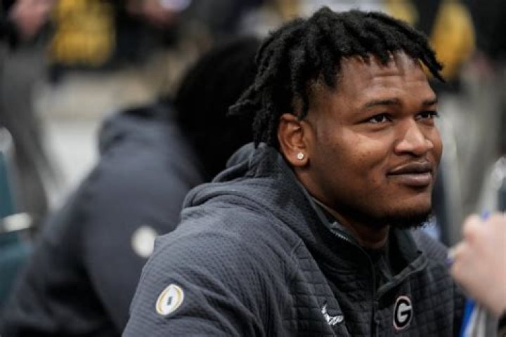 Jalen Carter (Football Player) - Age, Birthday, Bio, Facts, Family, Net Worth, Height & More